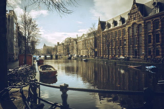 Een bouwproject in Amsterdam: uitdagingen en kansen